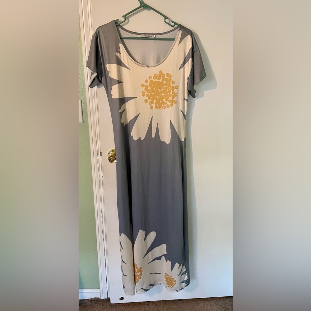 MISSLOOK long beautiful dress in excellent condition!